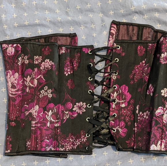 Corset, corsette - Picture 2 of 2